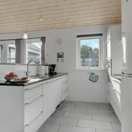 Gorgeous In Sydals With Kitchen בית נופש Skovby (Syddanmark)